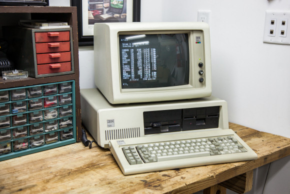  Chiếc IBM PC đầu tiên 