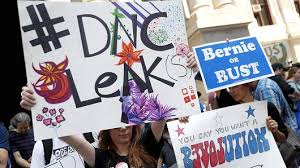  Vụ các email bị rò rỉ của đảng này bị đăng trên WikiLeaks đã hé lộ ra kế hoạch dìm ứng cử viên Dân chủ Bernie Sander. 
