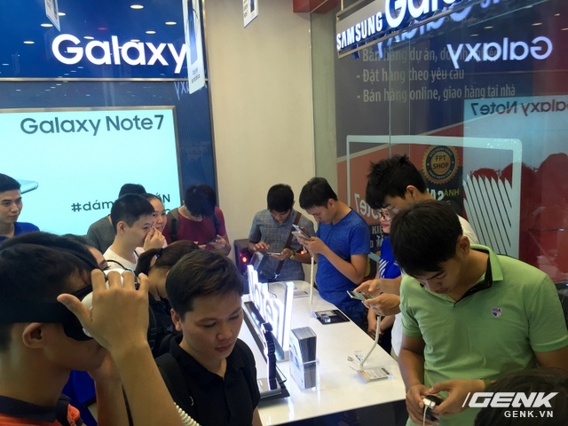  Galaxy Note7 được trưng bày / trải nghiệm tại các hệ thống bán lẻ 