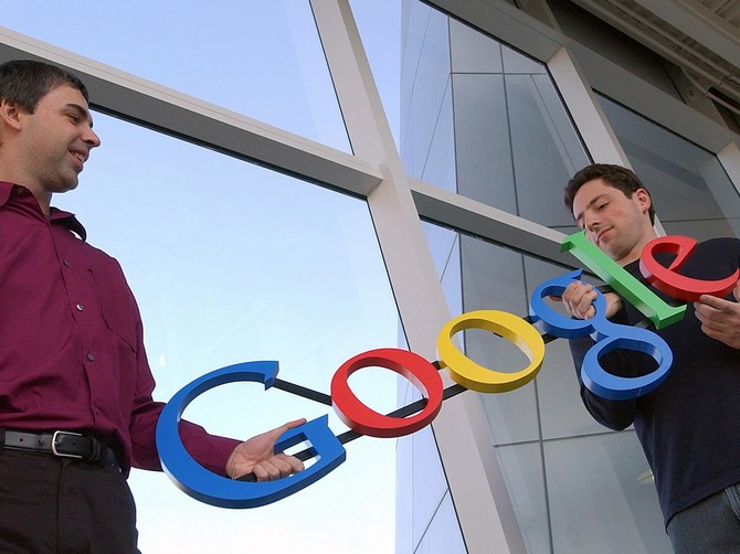 Đồng sáng lập Google Larry Page và Sergey Brin, chụp tháng 1/2004
