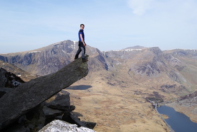Đỉnh Tryfan thuộc núi Snowdonia, điểm đến của những người yêu thích leo núi mạo hiểm ở Wales.