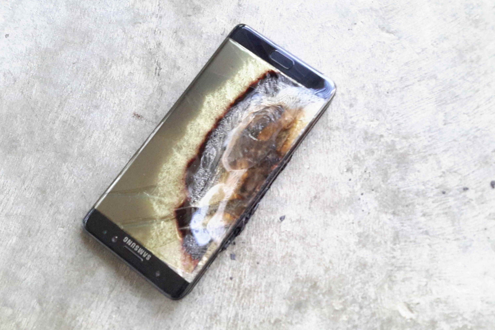  Sự cố Galaxy Note7 sẽ khiến Samsung tổn thất nặng nề. 