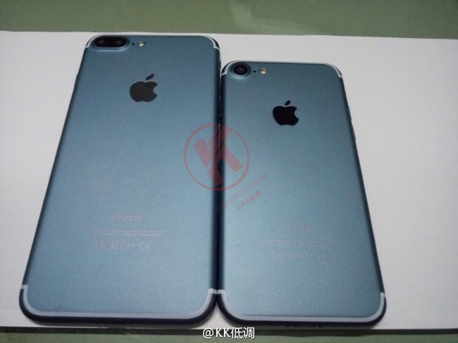 Cũng có nguồn tin cho rằng không có chuyện Apple ra mắt bản màu đen của iPhone 7. Thay vào đó, màu máy mới sẽ làm xanh đậm.