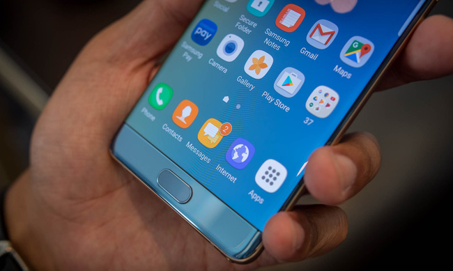 Theo dự đoán, Samsung có thể sẽ bán được đến 15 triệu chiếc chỉ trong nửa cuối năm 2016.