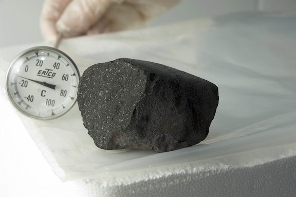  Mảnh thiên thạch độc nhất vô (chưa) nhị được tìm thấy hồi năm 2000. 