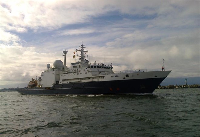 Tàu do thám Yantar của Nga. 