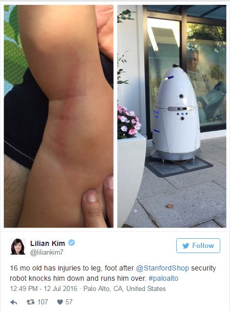  Người mẹ lên Twitter than phiền việc đứa con của cô bị robot đụng ngã và cán qua 