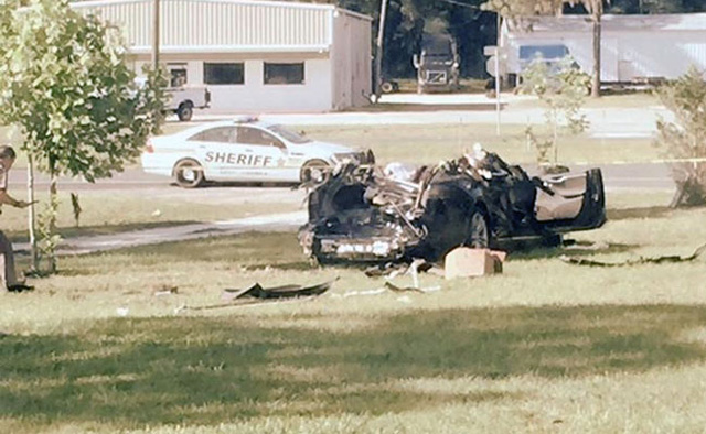 
Tai nạn chết người của Model S khi Autopilot đang cầm lái.
