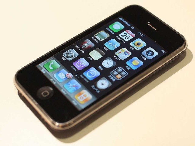 10. iPhone 3GS