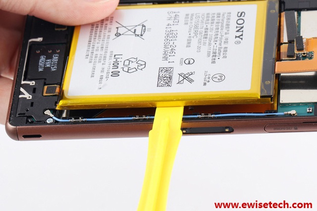 Sony-Xperia Z3-Disassembly-5.