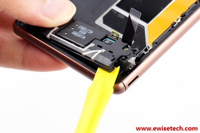 Sony-Xperia Z3-Disassembly-9.