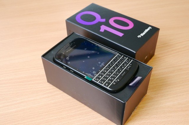 BlackBerry Q10 chính hãng bàn phím Thái 4,9 triệu ở VN