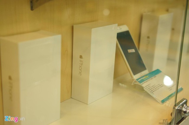 iPhone 6 có mặt tại cửa hàng của nhà mạng, sẵn sàng bán ra