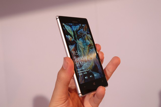 Lumia 925 giảm giá còn 6,5 triệu đồng
