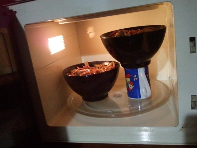 Fit% 20two% 20bowls% 20into% 20a% 20small% 20microwave