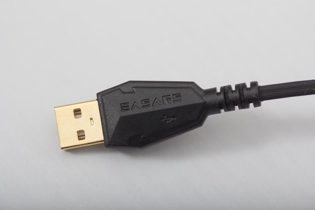 Cổng cắm USB mạ vàng như EARSARS sẽ giúp tín hiệu được truyền tải một cách đầy đủ nhất