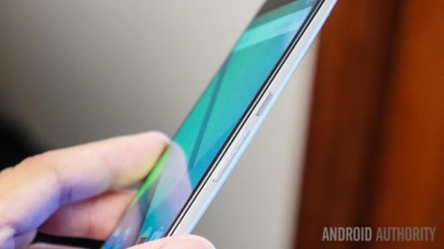 Mở hộp Nexus 6 khung viền kim loại và chạy Android Lollipop