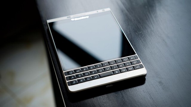 Blackberry Passport Silver Edition