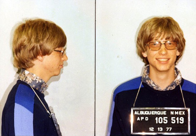  Bill Gates cười tươi rói khi bị bắt vì vi phạm giao thông. 