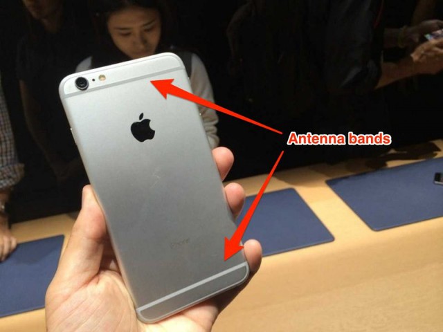 Dải nhựa này chính là nơi đặt anten sóng của iPhone 5, 5s và 6.