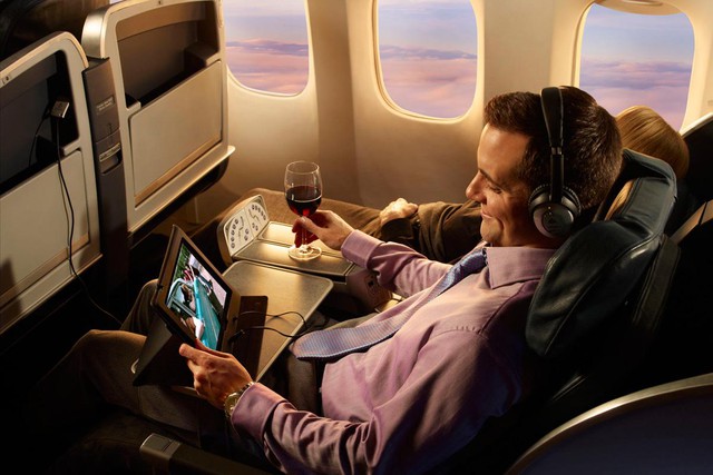 Xu hướng tăng giá dịch vụ Internet ngày càng khiến Wifi trở thành món hàng xa xỉ trên mỗi chuyến bay.