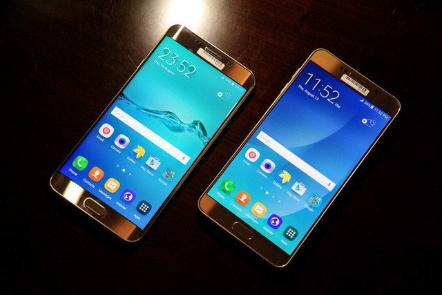 Samsung GALAXY S6 edge and SAMSUNG GALAXY Note 5 size comparison