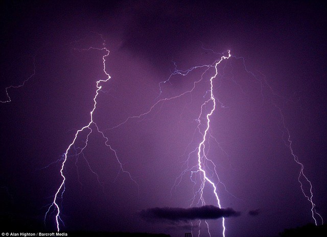 The difference in the colours of lightning storms is caused by the different kinds of atoms in the air. In dry air it looks white because there are few strong visible rays of light. But if water vapour is present, hydrogen atoms create a strong red line. At night this can appear purple