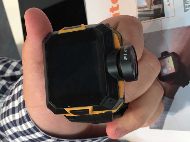 Do you like the sound of the Apple Watch but wish it had a camera? This Korean smartwatch has a huge camera on the side.