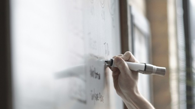 The Equil Smartmarker can stream notes made on a whiteboard surface to mobile devices