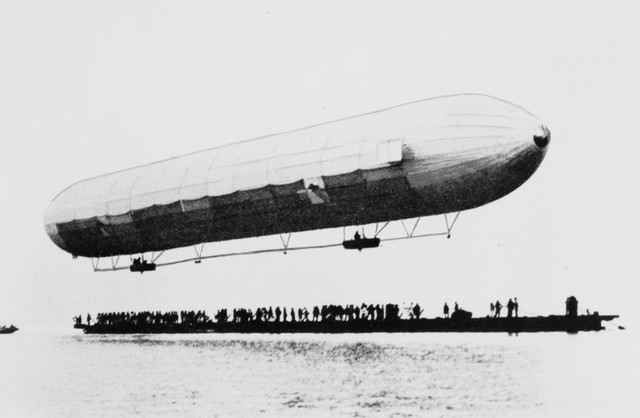Chiếc LZ 1 cất cánh lần đầu tiên vào ngày 2 tháng 7 năm 1900.