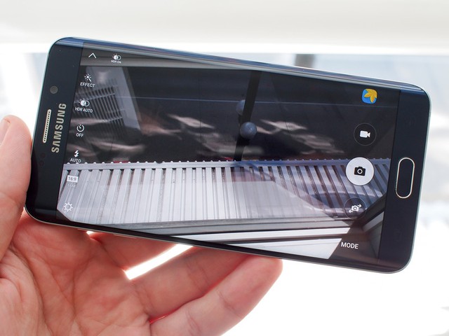 Galaxy S6 edge camera UI