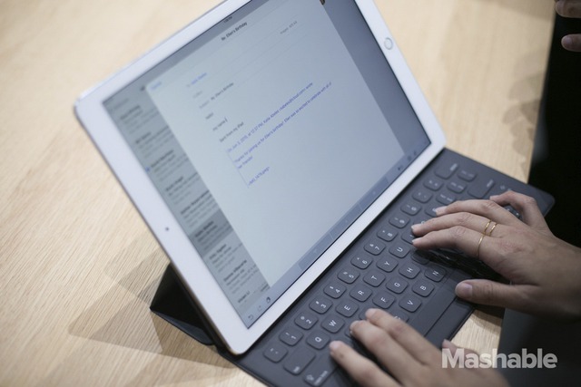 Apple Smart Keyboard