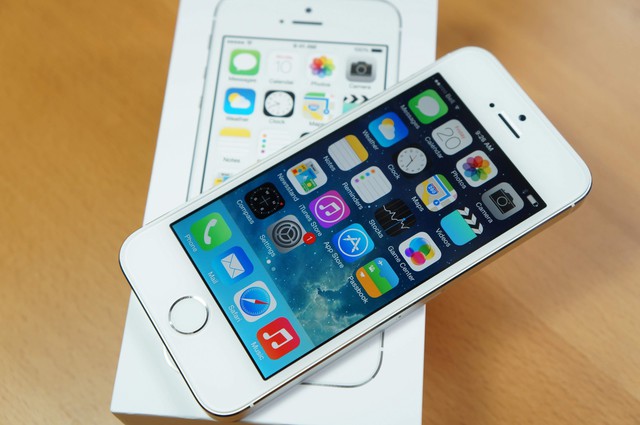  Giá iPhone 5s chính hãng chỉ được điều chỉnh ở mức khoảng 600.000 đồng 