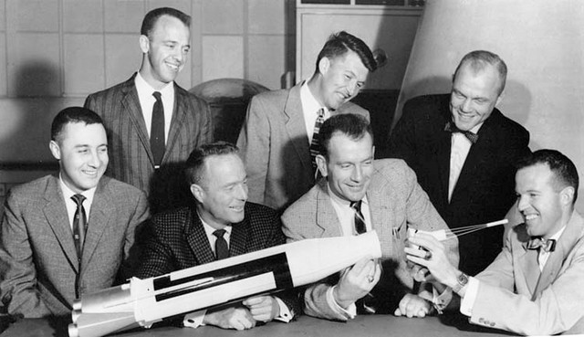7 phi hành gia được lựa chọn tham gia dự án Mercury.