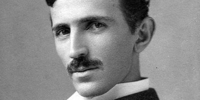 Tesla được biết đến với nhiều đóng góp mang tính cách mạng trong các lĩnh vực điện và từ trường trong cuối thế kỷ 19 đầu thế kỉ 20.
