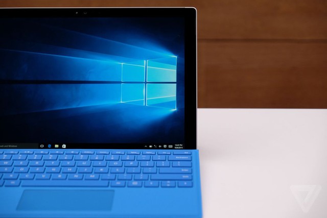  Được biết, Surface Pro 4 sẽ chạy nền tảng Windows 10 Pro 