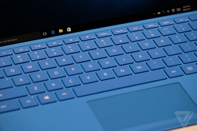  Bàn phím Type Cover đa năng đi kèm Surface Pro 4 