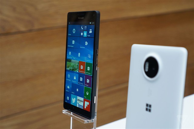  Lumia 950 XL mỏng 8,1 mm 