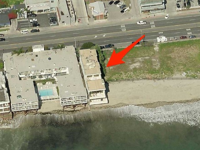 Ngoài ra Dre còn sở hữu một căn nhà 2.600 m2 trên bãi biển của các tỷ phú tại Malibu. Căn nhà được định giá 12,5 triệu USD.