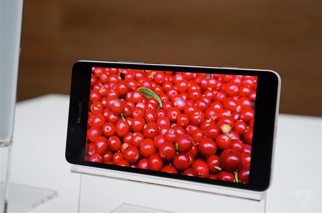  Màn hình của Lumia 950 