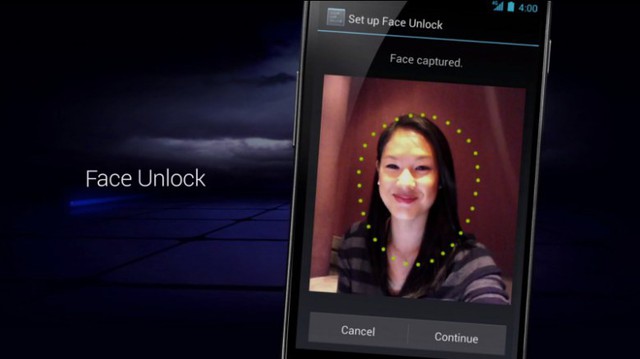 Mở điện thoại bằng nhận diện khuôn mặt.