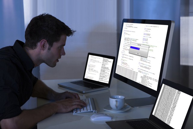 Vị tr&iacute; n&agrave;y&nbsp;đ&ograve;i hỏi khả năng lập tr&igrave;nh xuất sắc v&agrave;&nbsp;&oacute;c tư duy nhanh nhạy.