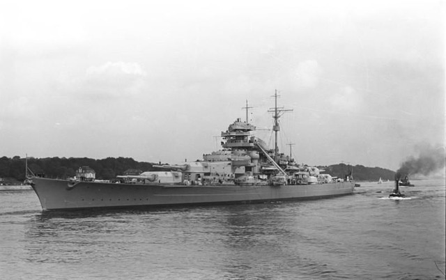  Tàu chiến Bismarkc trước khi bị đánh chìm. 