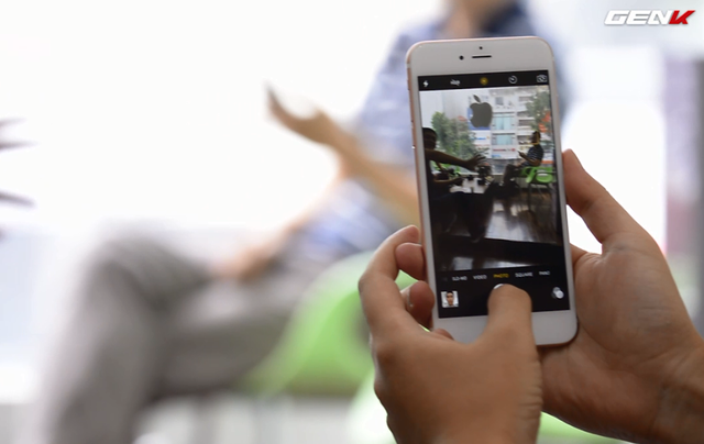 
Ng&agrave;y h&ocirc;m nay, 27/9, gi&aacute; b&aacute;n x&aacute;ch tay của iPhone v&agrave;ng hồng đ&atilde; dần ổn định hơn
