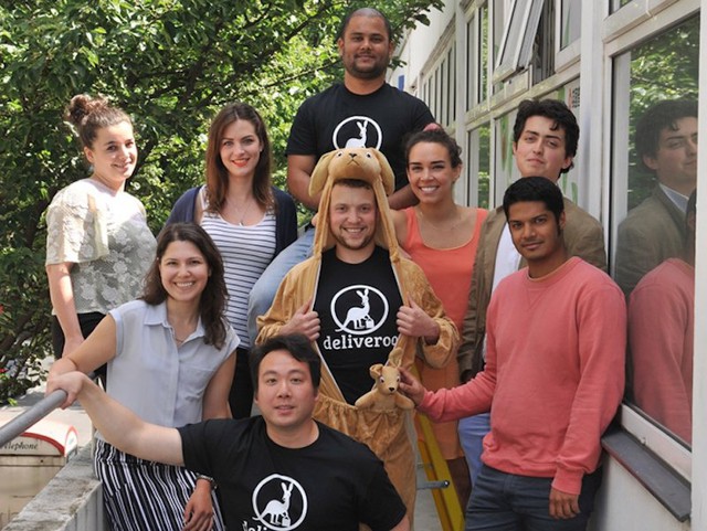 Đ&ocirc;̣i ngũ sáng ch&ecirc;́ Deliveroo.