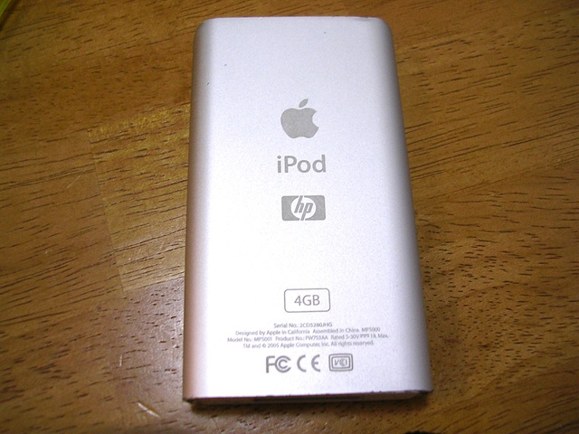  Mẫu iPod 4G - sản phẩm hợp tác của Apple và HP. 