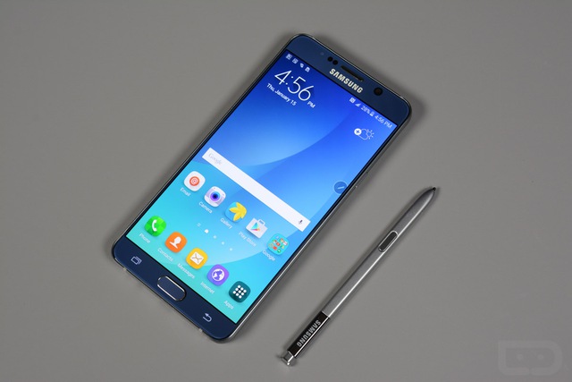  Galaxy Note 5 chạy Android Lollipop. 