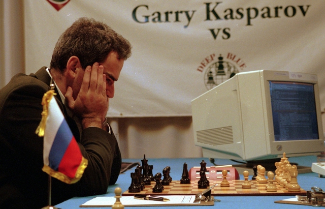  Trận chiến lịch sử giữa Gary Kasparov và máy tính Deep Blue 