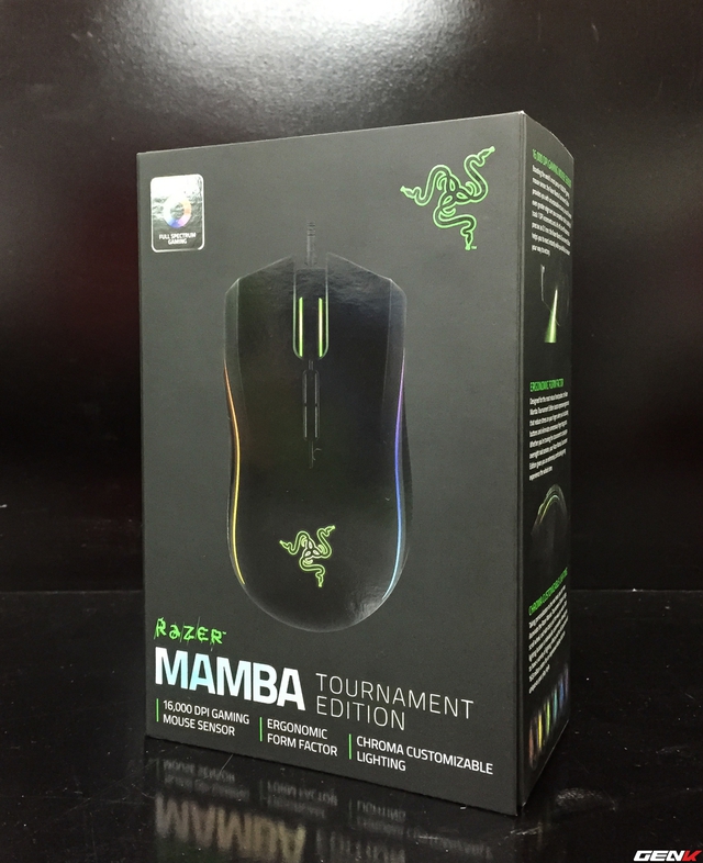Razer Mamba Tournament Edition được đóng hộp chắc chắn, đơn giản cùng hình ảnh chuột ở trước và một số thông tin kỹ thuật đáng chú ý