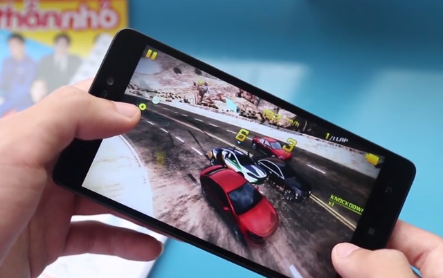 Bộ xử l&yacute; l&otilde;i 8 k&egrave;m RAM 2GB đ&aacute;p ứng hiệu quả c&aacute;c d&ograve;ng game tốc độ